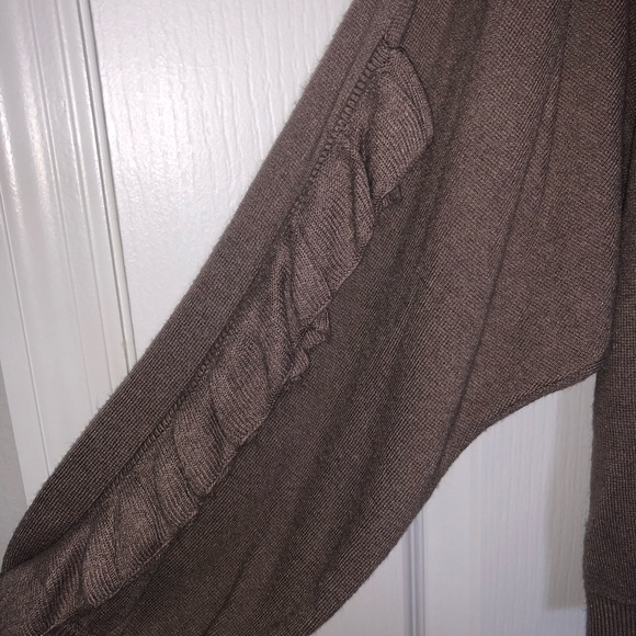 NWT Express off-the shoulder ruffle sweater - Picture 3 of 5
